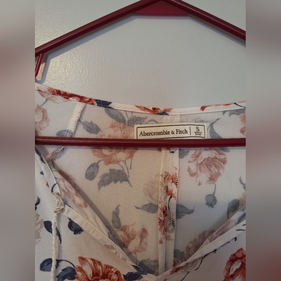 Abercrombie and Fitch floral blouse size small like new boho open back - Picture 2 of 7